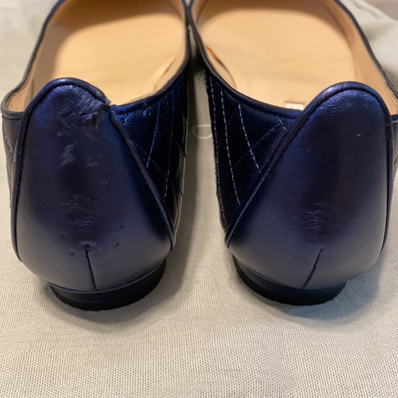 Manolo Blahnik quilted navy flats - Picture 3 of 3